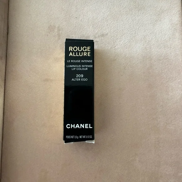 Chanel - Picture 1 of 4